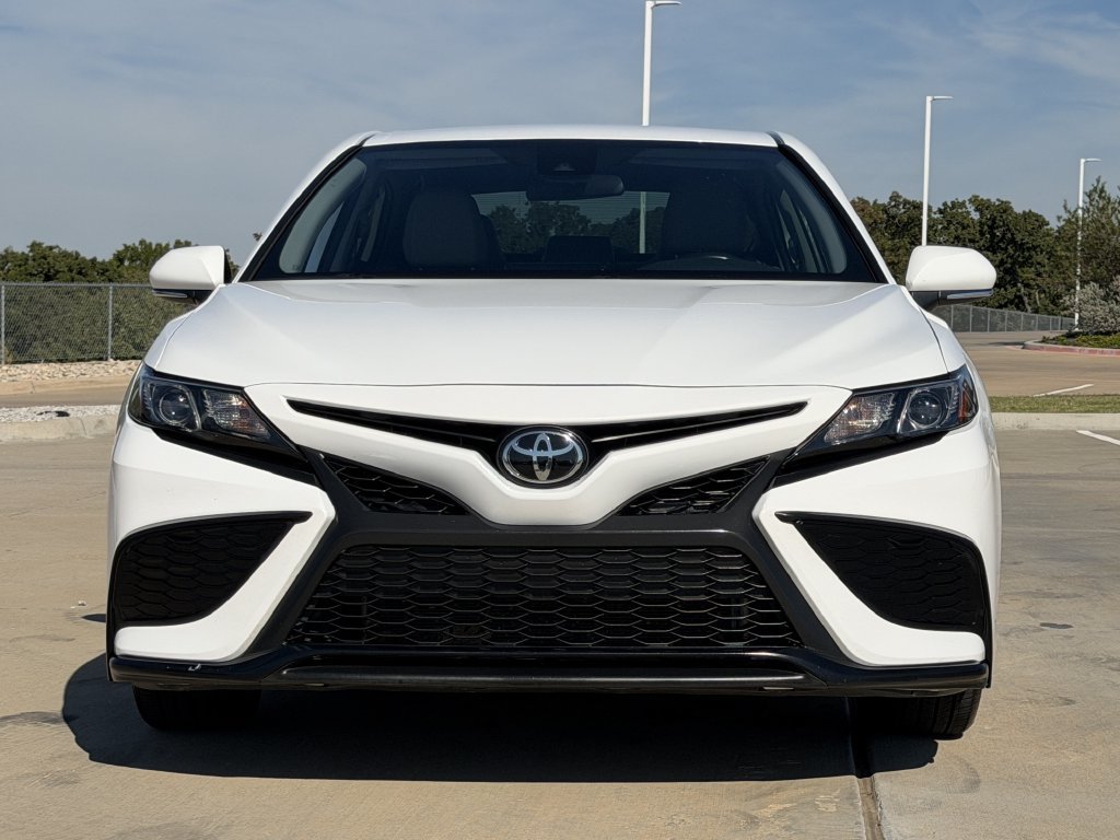 Used 2024 Toyota Camry SE FWD image 7