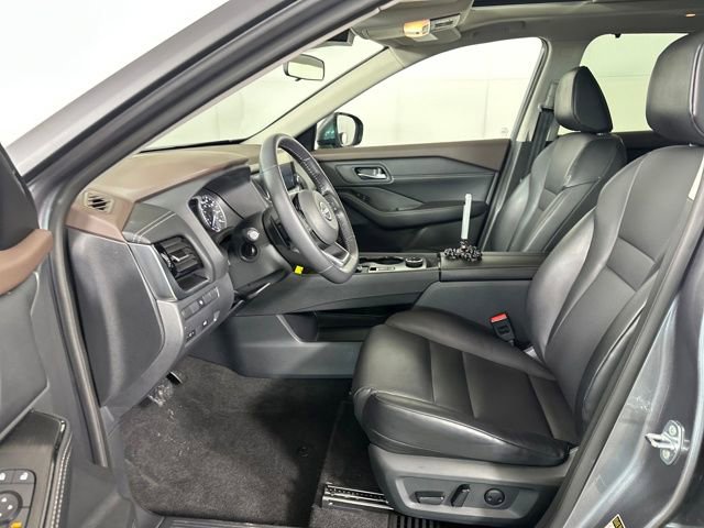 Used 2023 Nissan Rogue SV w/ SV Premium Package image 11