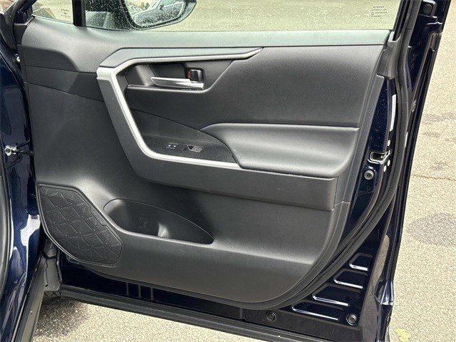 Used 2025 Toyota RAV4 XLE image 8