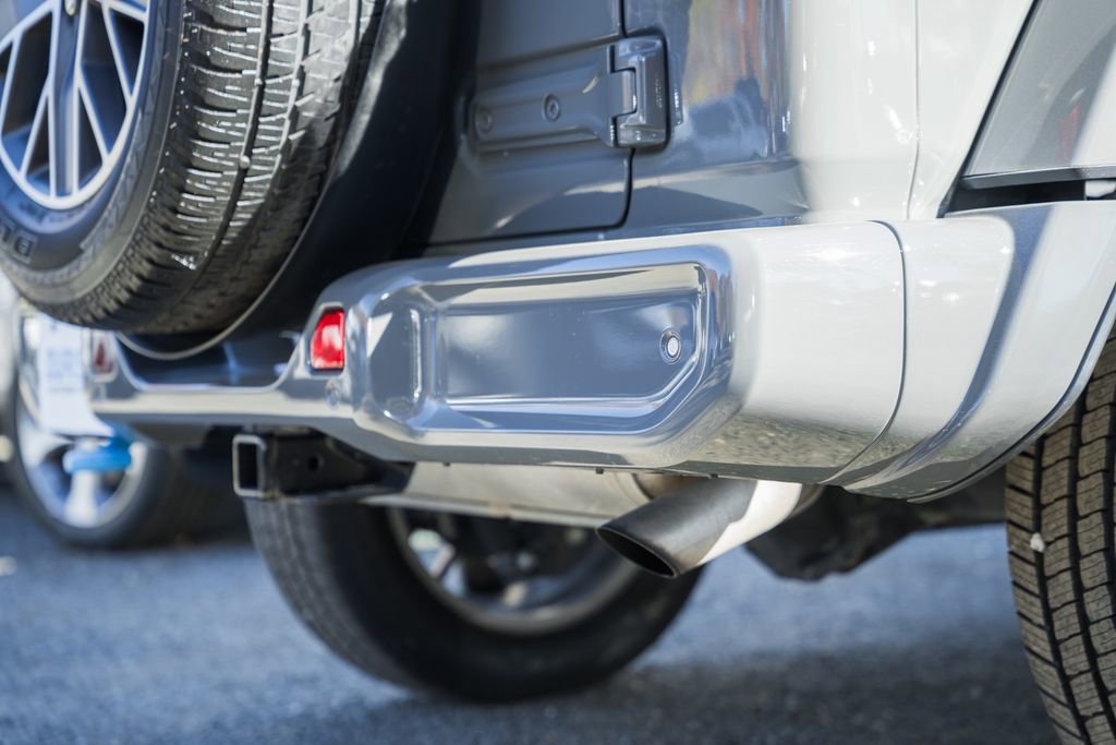 Used 2022 Jeep Wrangler Unlimited Sahara image 7