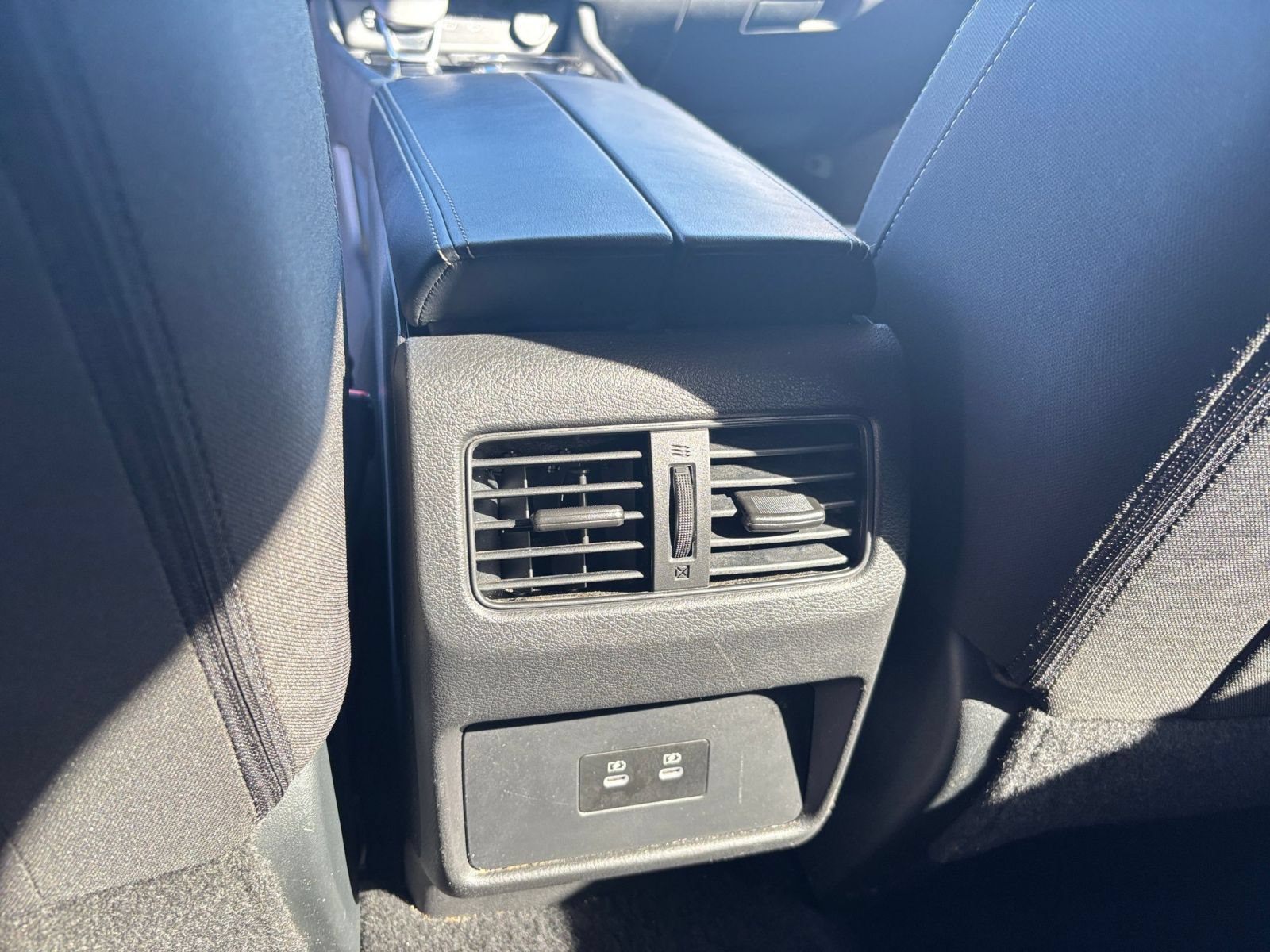 Used 2025 Nissan Rogue SV FWD image 24