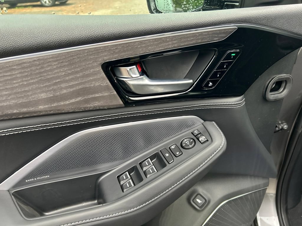 New 2026 Acura MDX w/ Advance Package AWD/4WD image 16