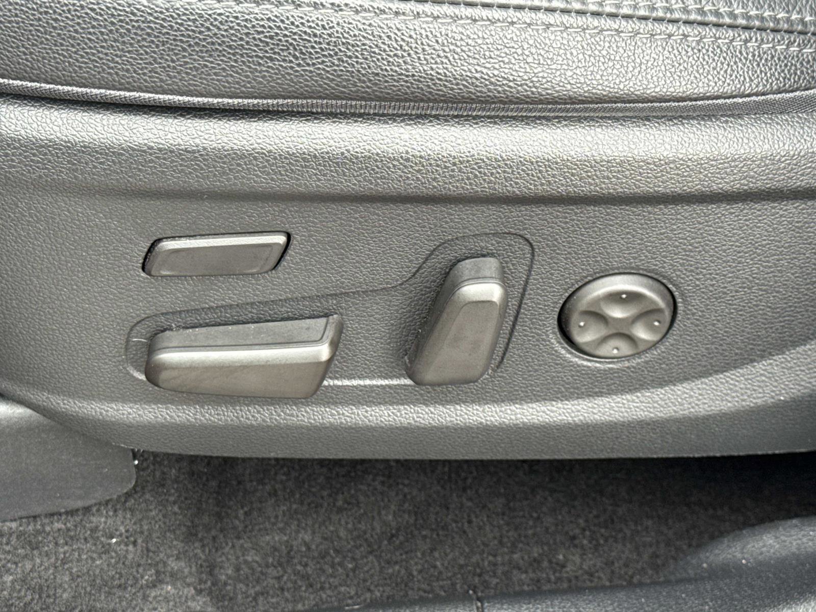 Certified 2020 Hyundai Santa Fe Limited image 16