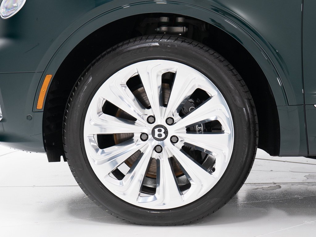 Used 2025 Bentley Bentayga Extended Wheelbase image 44