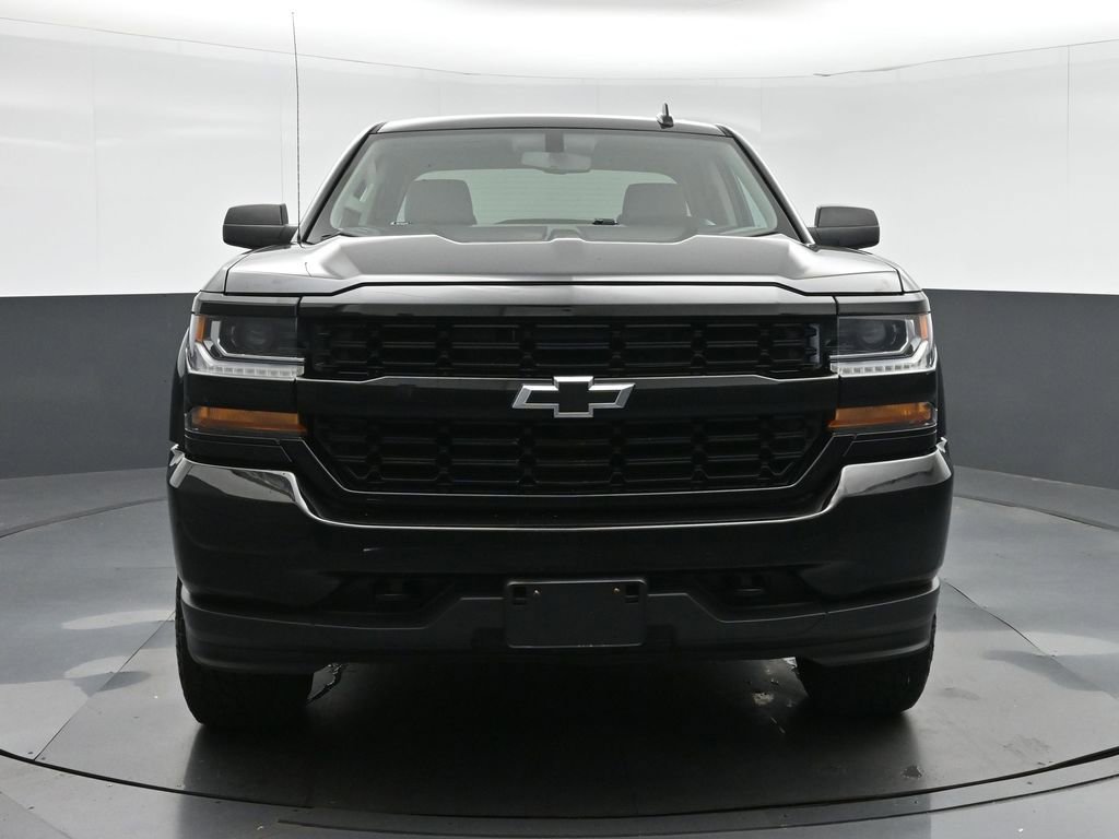Used 2018 Chevrolet Silverado 1500 Custom w/ Custom Value Package AWD/4WD image 2
