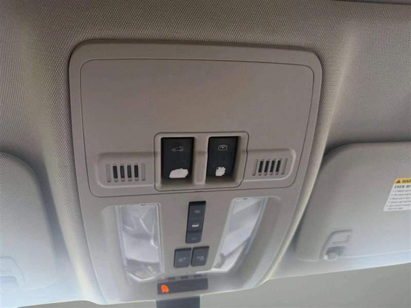 Used 2015 Cadillac SRX Luxury image 34