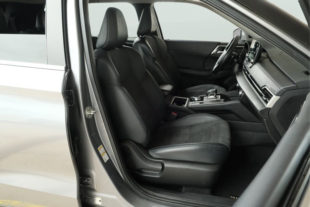 Used 2024 Mitsubishi Outlander SE AWD/4WD image 30