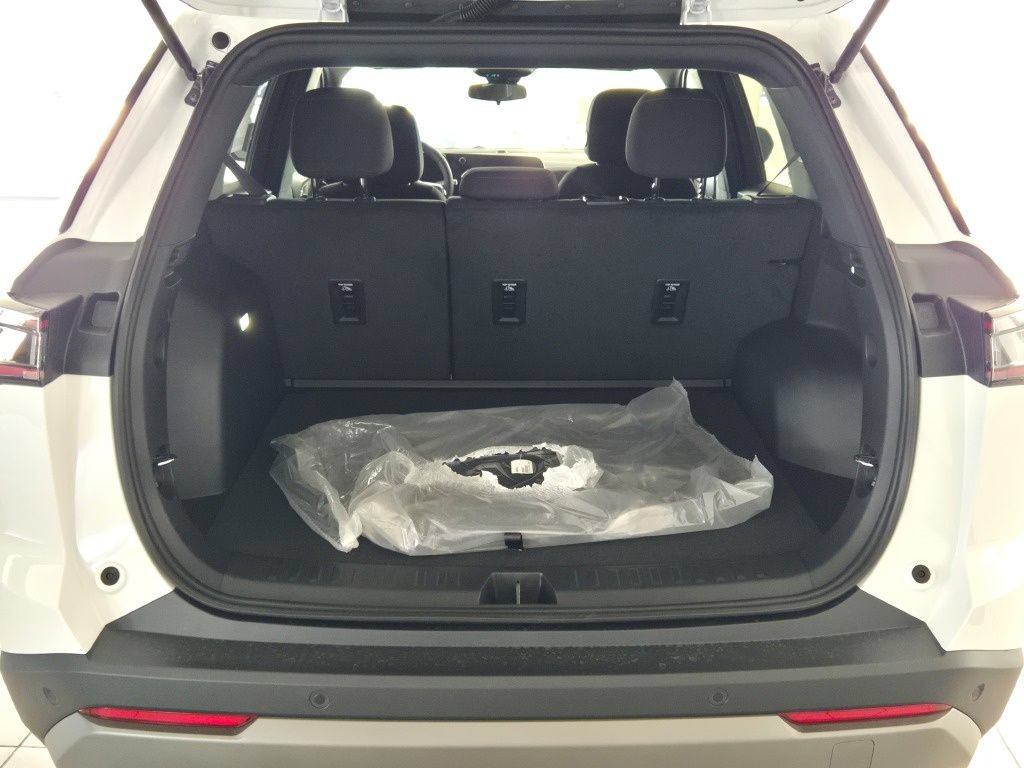 New 2027 Chevrolet Equinox LT FWD image 12