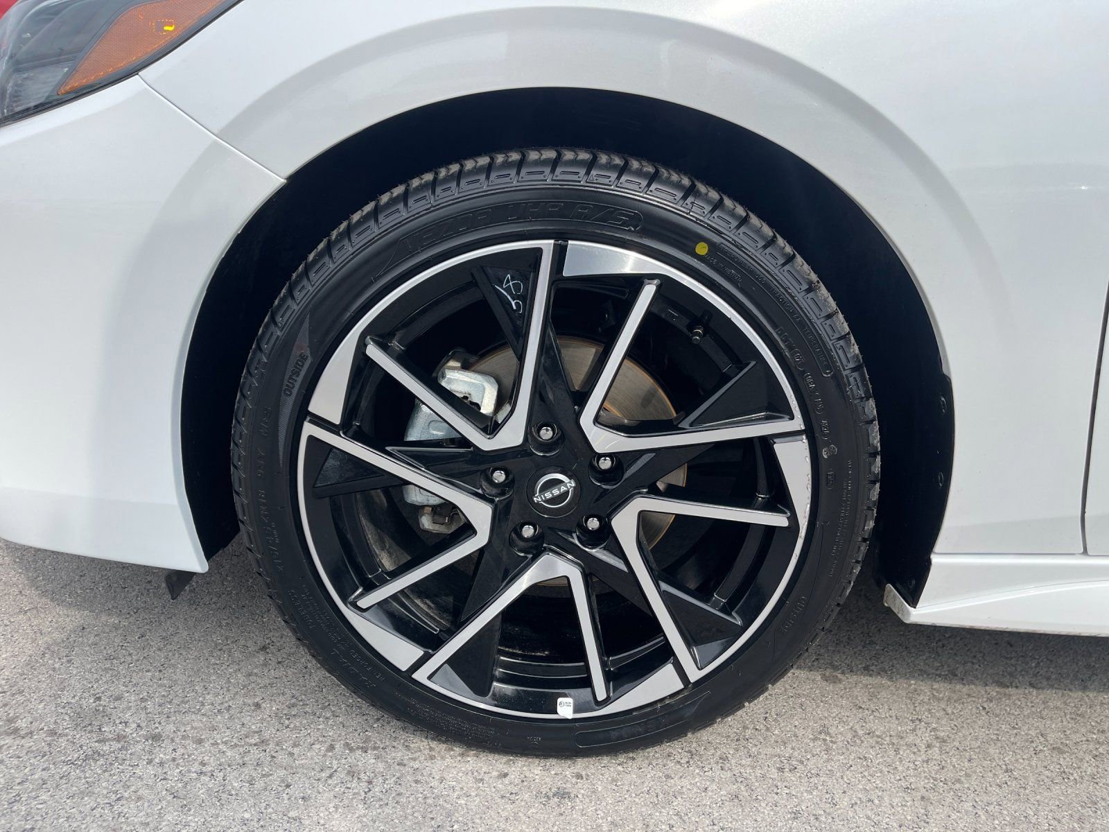 Used 2025 Nissan Sentra SR image 30