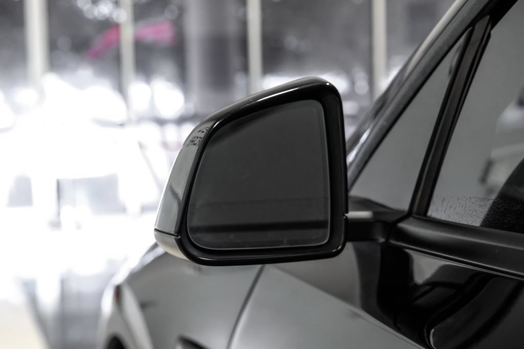 Used 2021 Tesla Model Y Long Range AWD/4WD image 37
