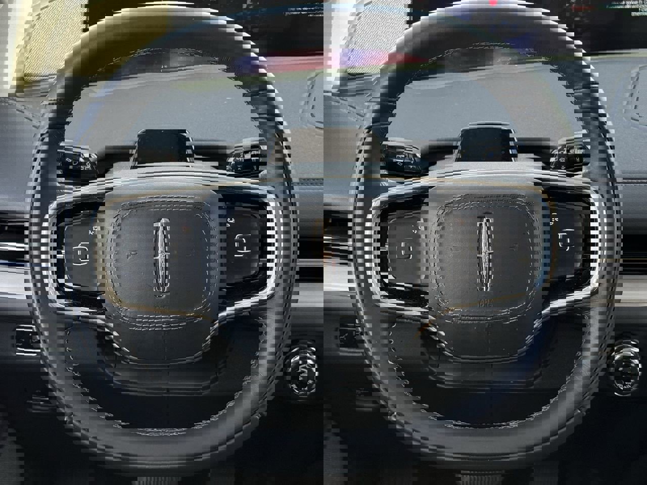 Used 2025 Lincoln Navigator Reserve image 13