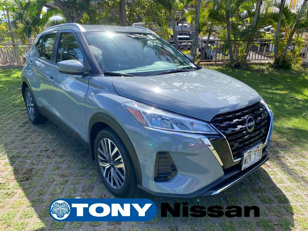 Used 2024 Nissan Kicks SV image 1