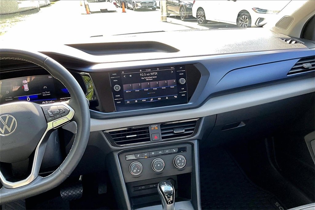 Certified 2022 Volkswagen Taos SE image 20
