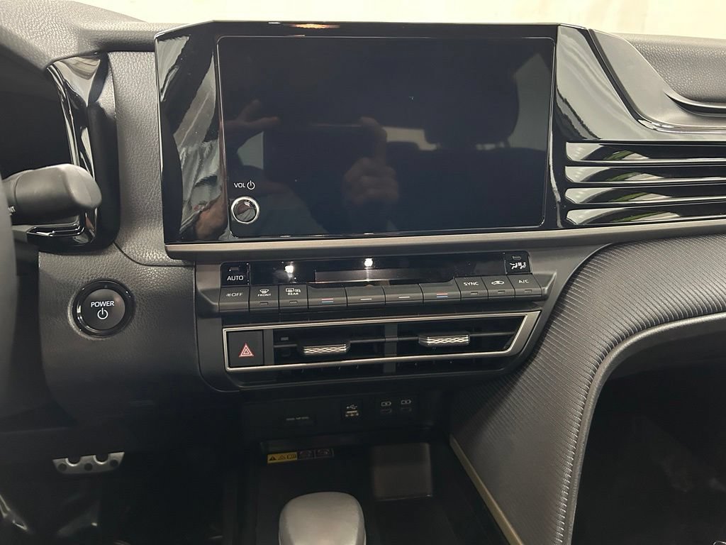 Used 2026 Toyota Camry SE w/ Convenience Package FWD image 19