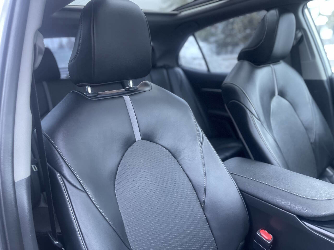 Used 2020 Toyota Camry XSE image 14