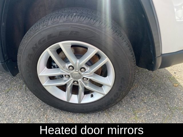 Used 2017 Jeep Grand Cherokee Laredo w/ Quick Order Package 23E image 13