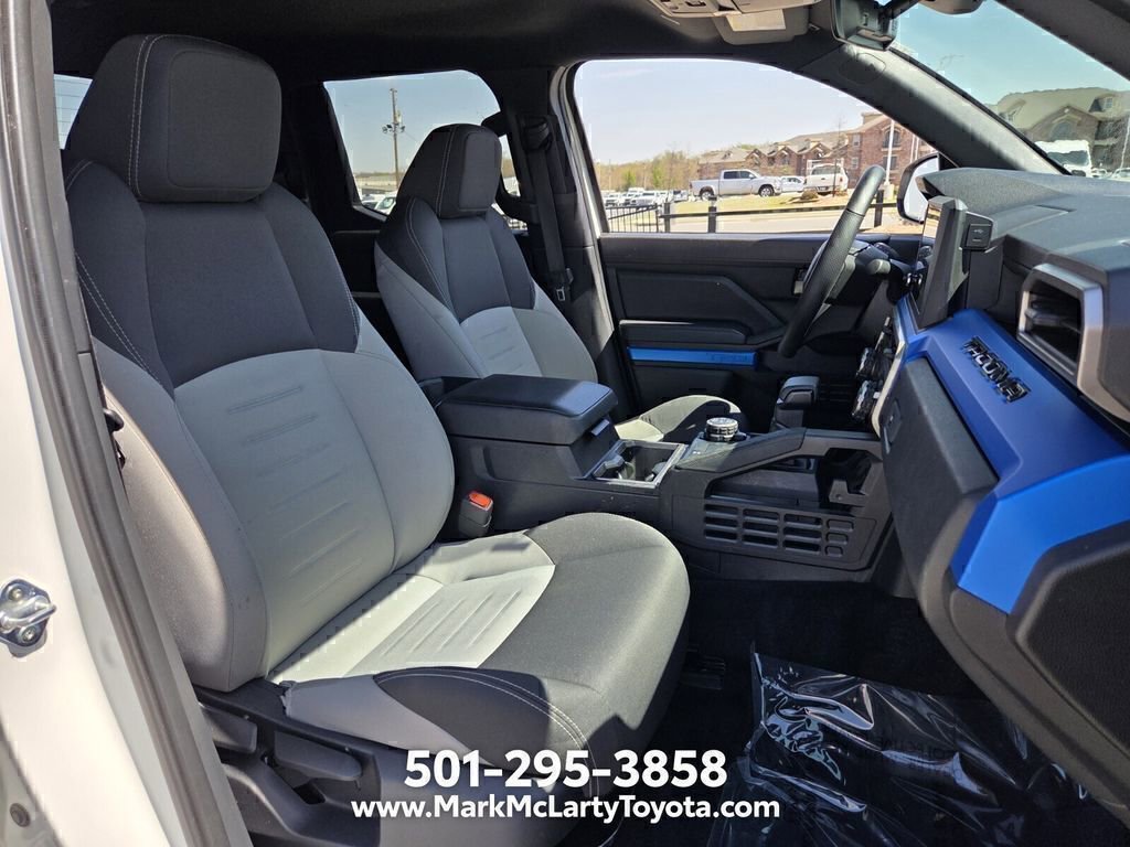 Used 2025 Toyota Tacoma TRD Off-Road AWD/4WD image 13