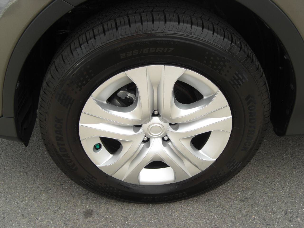 Used 2015 Toyota RAV4 LE FWD image 4