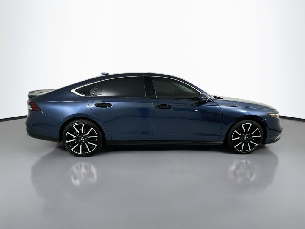 Used 2025 Honda Accord Touring image 9