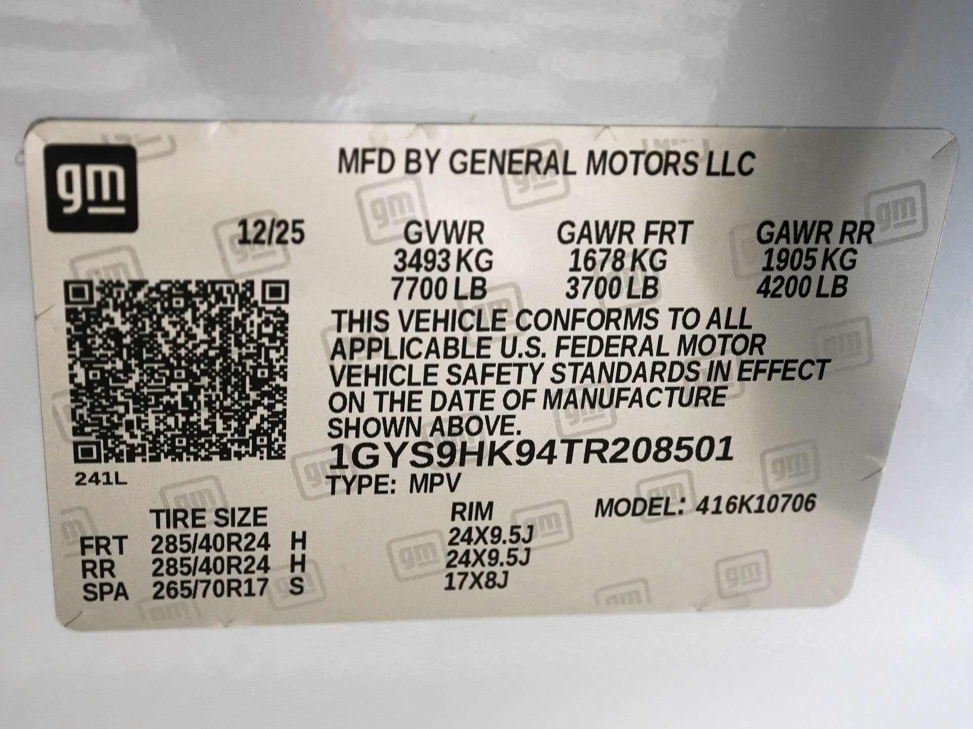 Used 2026 Cadillac Escalade V w/ LPO, ONYX Package AWD/4WD image 37