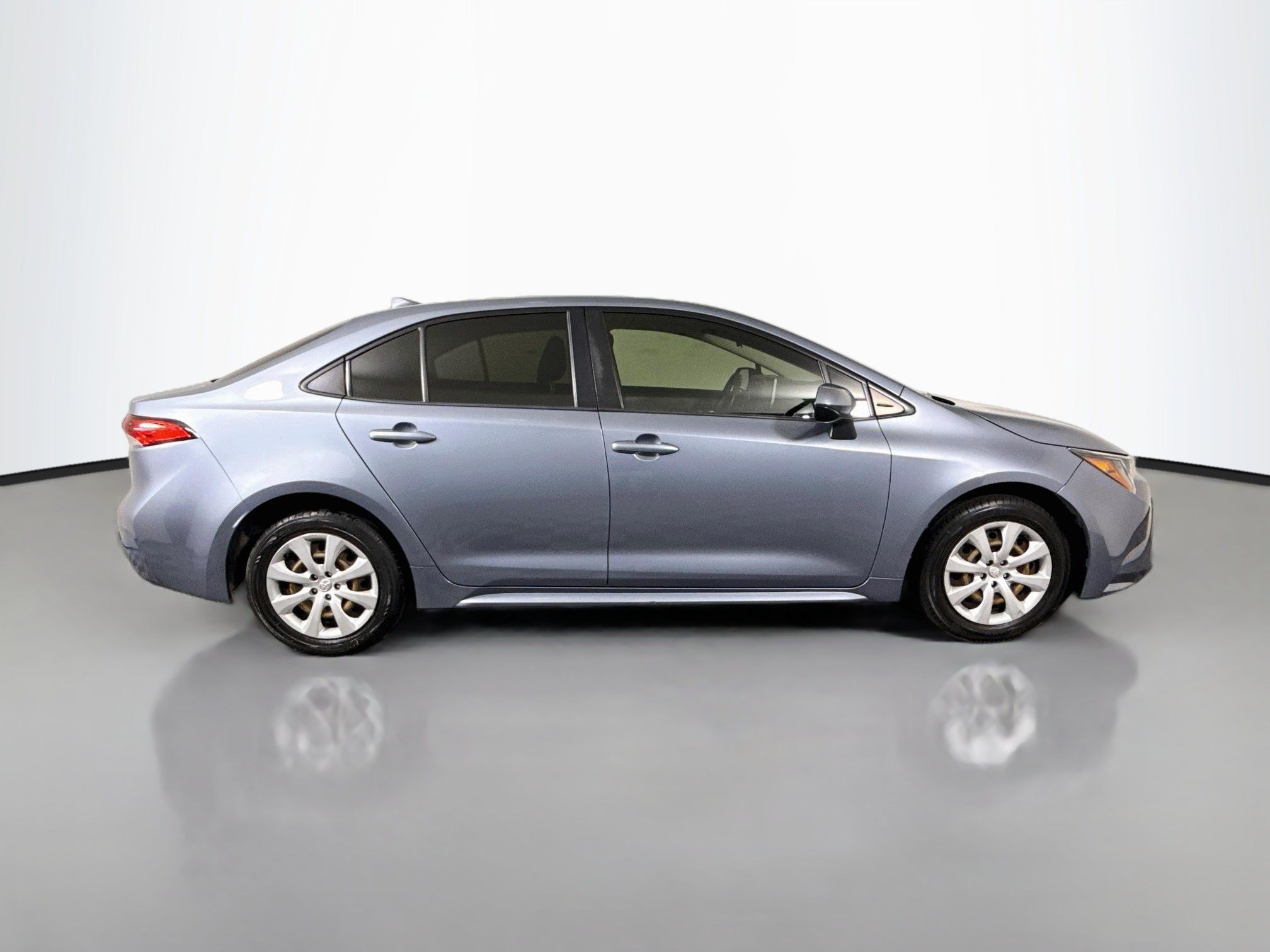 Used 2021 Toyota Corolla LE FWD image 11