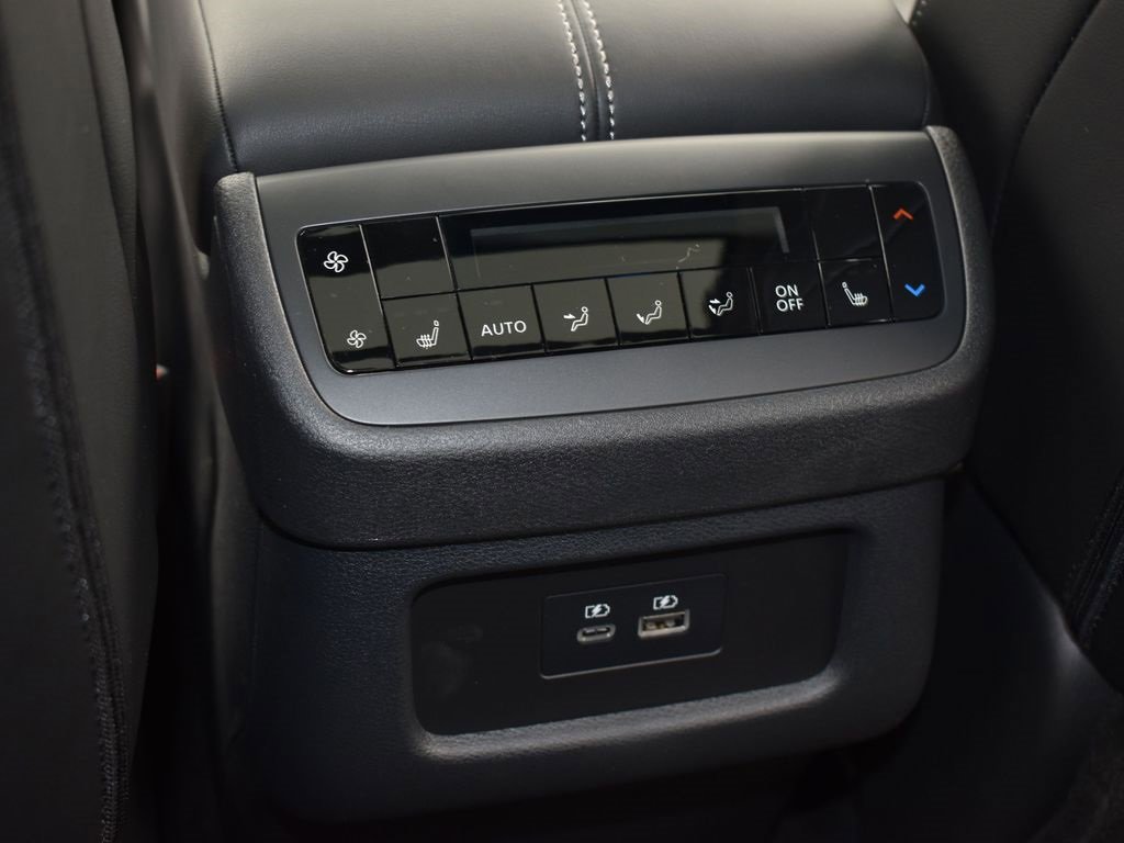 Certified 2025 Nissan Pathfinder SL w/ SL Premium Package image 21