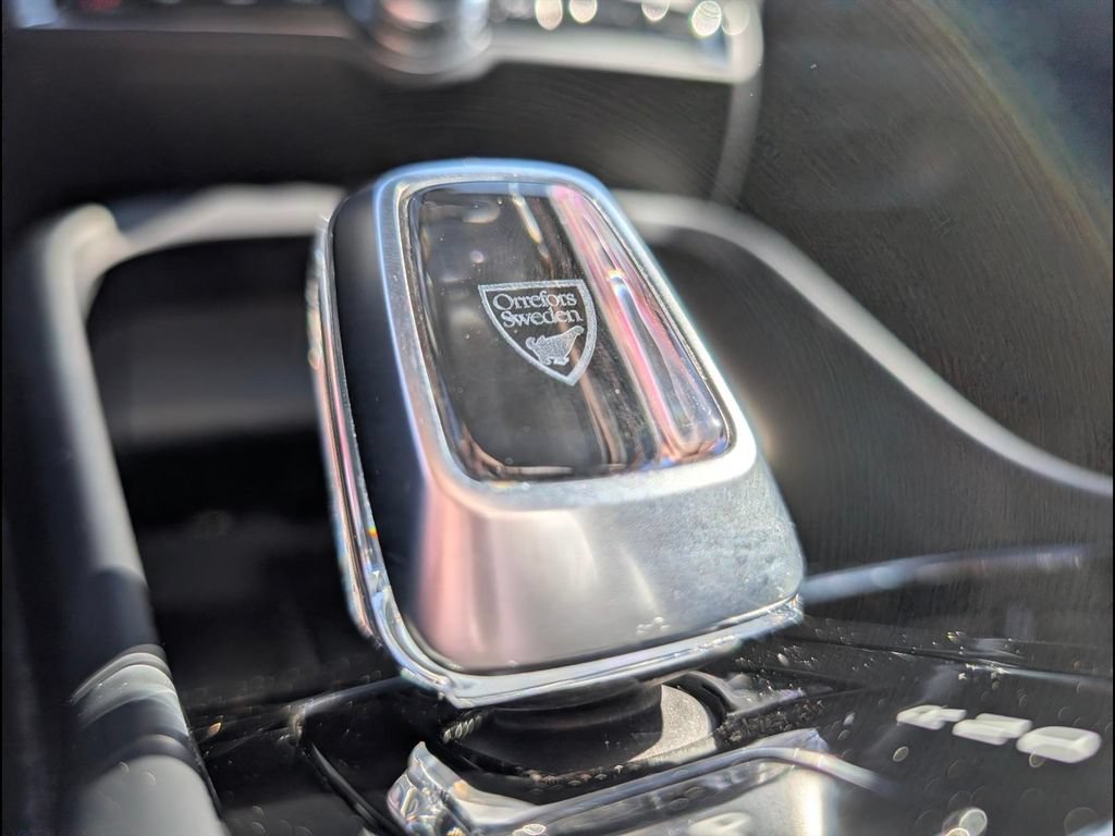 Certified 2026 Volvo XC40 B5 Plus AWD/4WD image 21