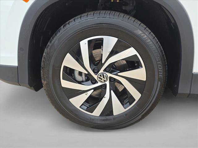 Used 2025 Volkswagen Tiguan S image 25