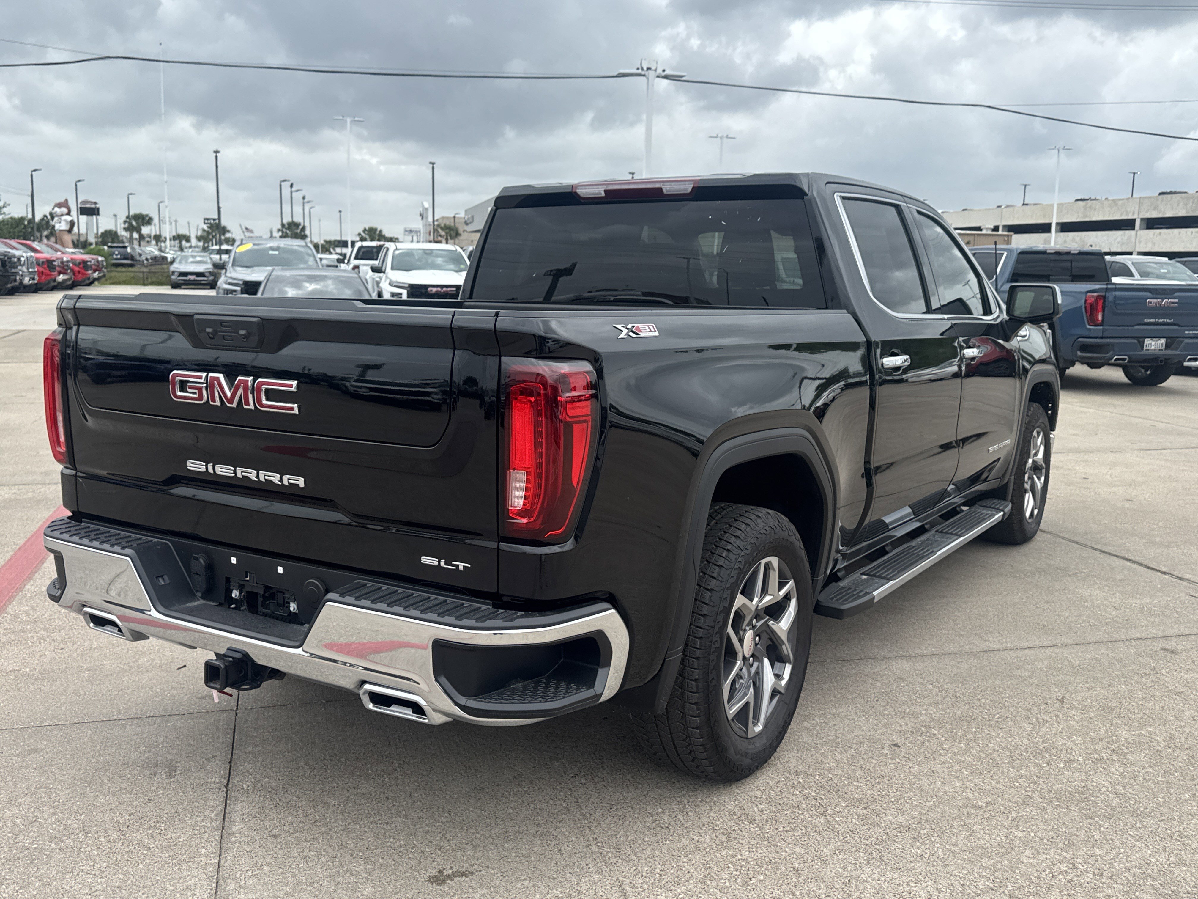 Used 2025 GMC Sierra 1500 SLT image 13