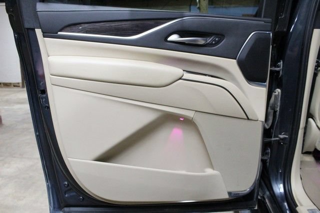 Certified 2022 Cadillac Escalade ESV Premium Luxury AWD/4WD image 15