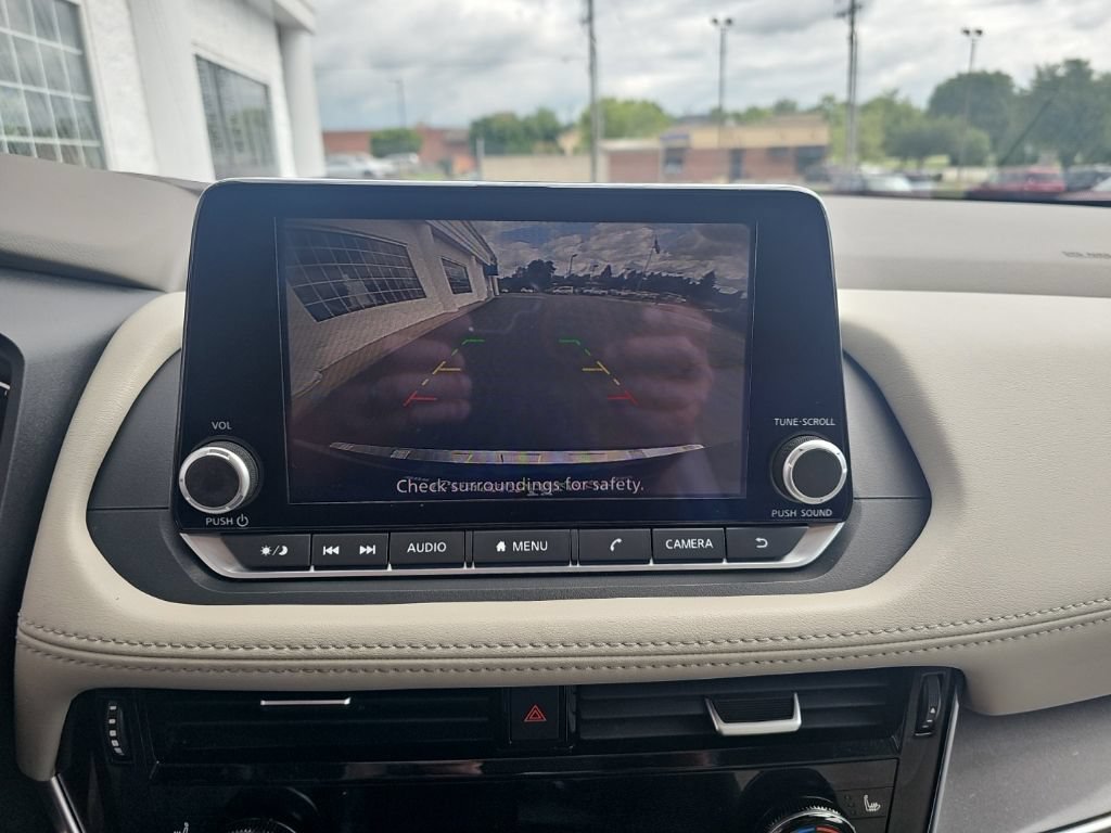 Used 2023 Nissan Rogue SV w/ SV Premium Package AWD/4WD image 19