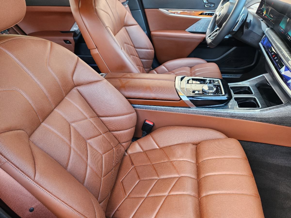 Used 2024 BMW 740i xDrive w/ Executive Package AWD/4WD image 32