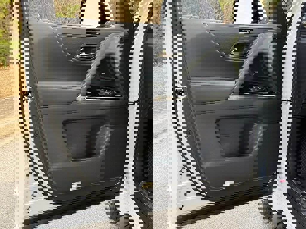 New 2026 Lexus LX 700h Luxury image 19