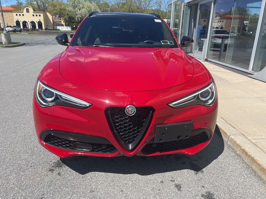 Used 2023 Alfa Romeo Stelvio Veloce AWD/4WD image 49