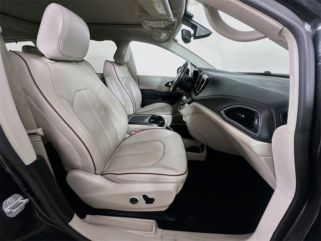 Used 2020 Chrysler Pacifica Limited w/ Tire & Wheel Group image 7