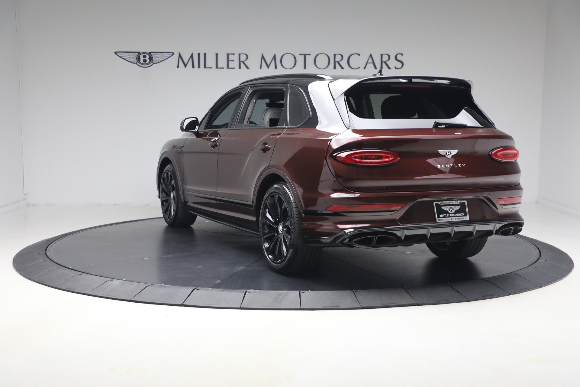 Certified 2024 Bentley Bentayga Extended Wheelbase AWD/4WD image 5