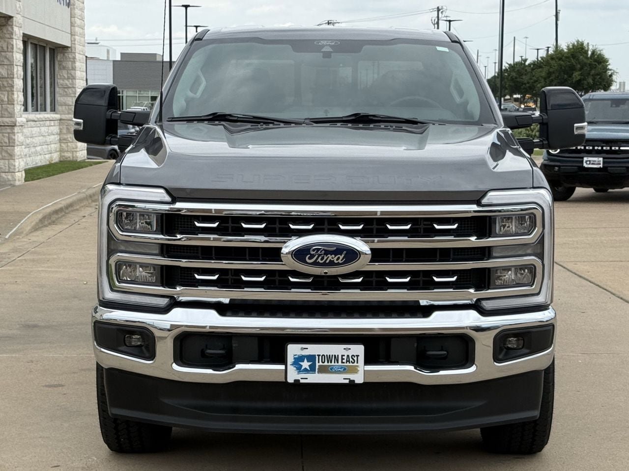 Used 2024 Ford F350 Lariat w/ FX4 Off-Road Package AWD/4WD image 7