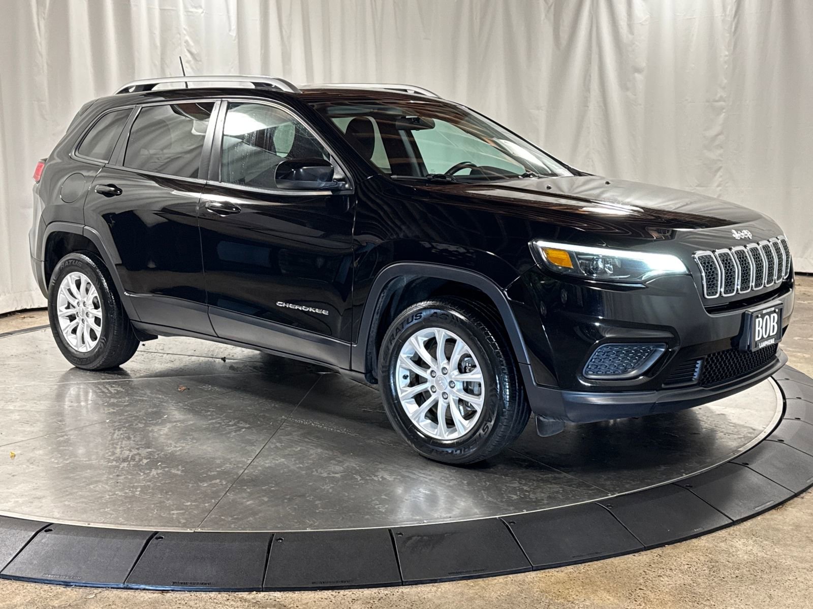 Used 2020 Jeep Cherokee Latitude w/ Cold Weather Group image 10