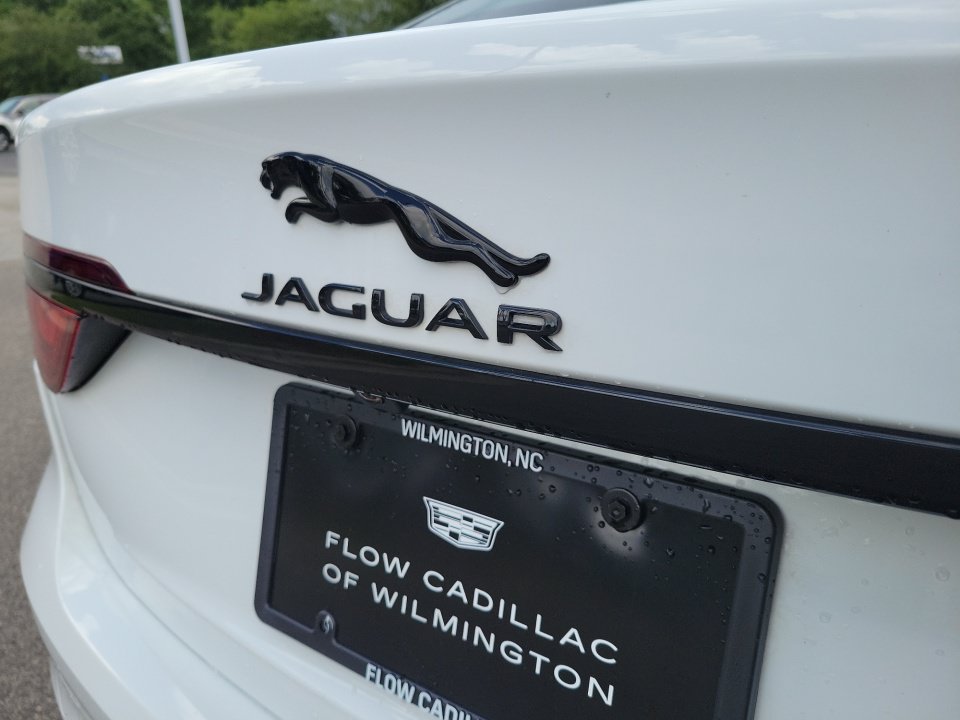 Used 2024 Jaguar XF R-Dynamic SE AWD/4WD image 14