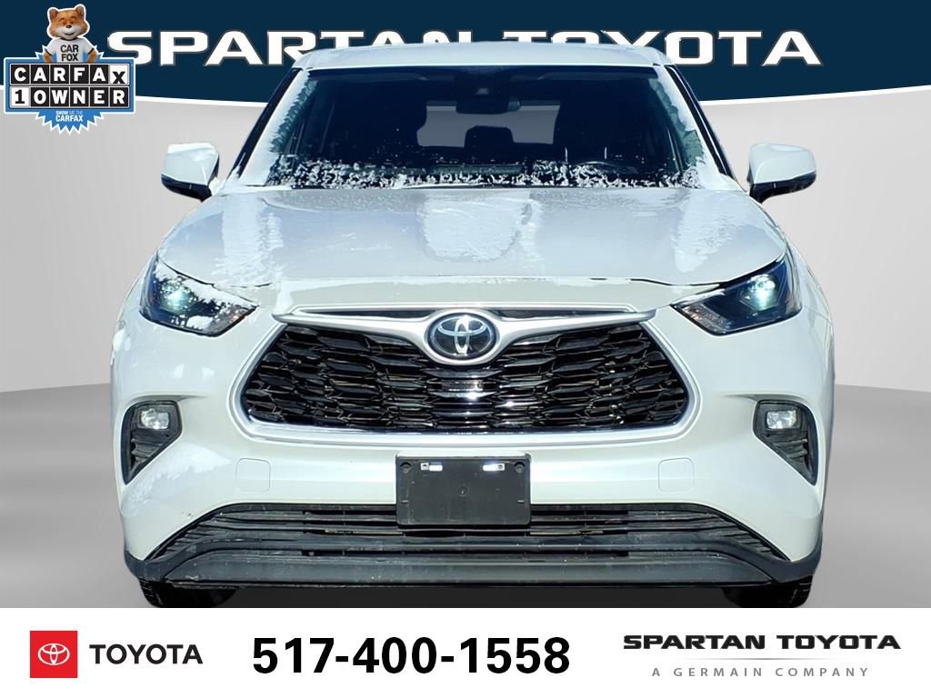 Used 2023 Toyota Highlander LE image 3