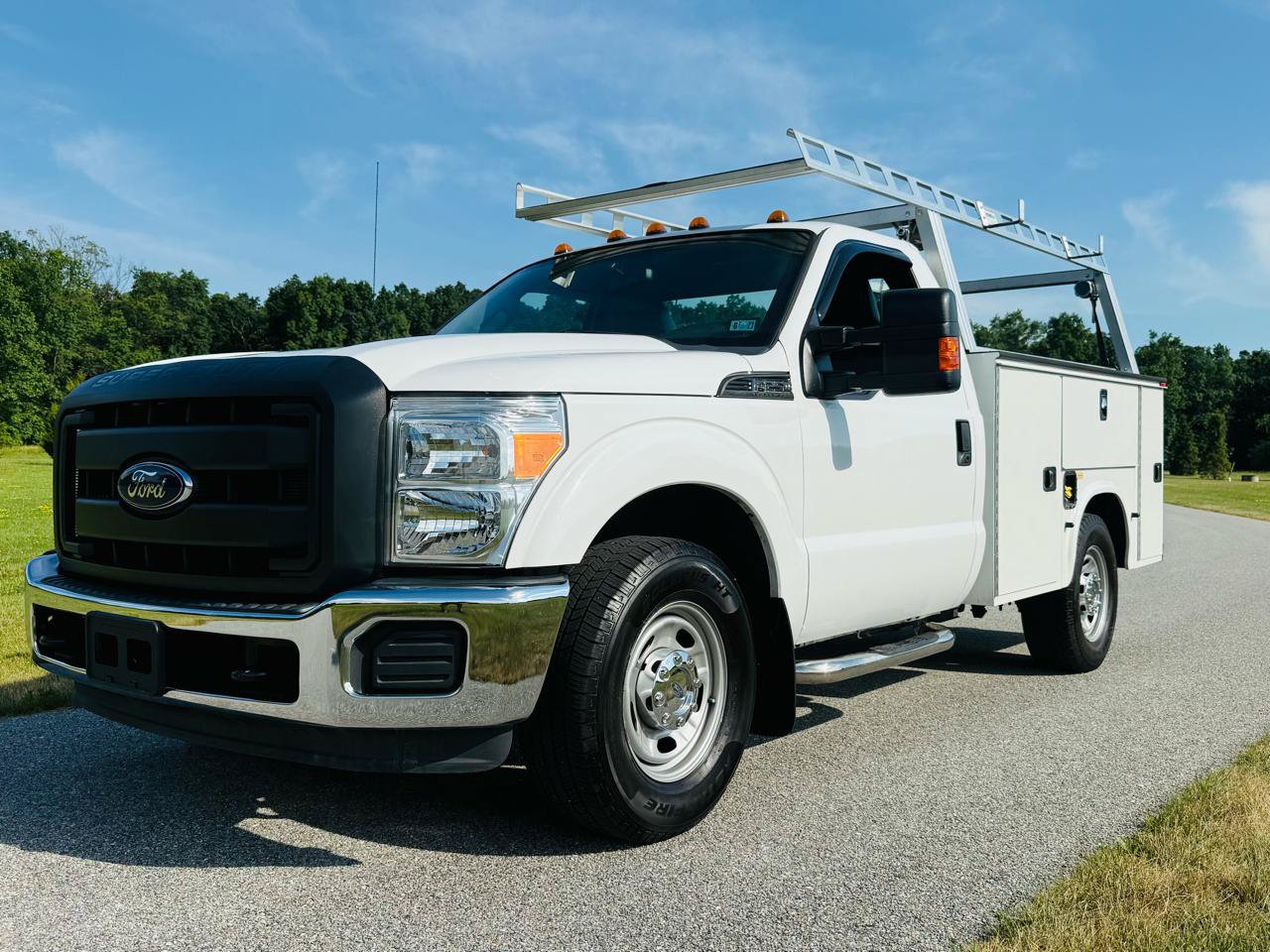 Used 2016 Ford F250 XL w/ Power Equipment Group RWD image 2