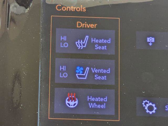 Certified 2020 Jeep Grand Cherokee Overland w/ Trailer Tow Group IV image 26