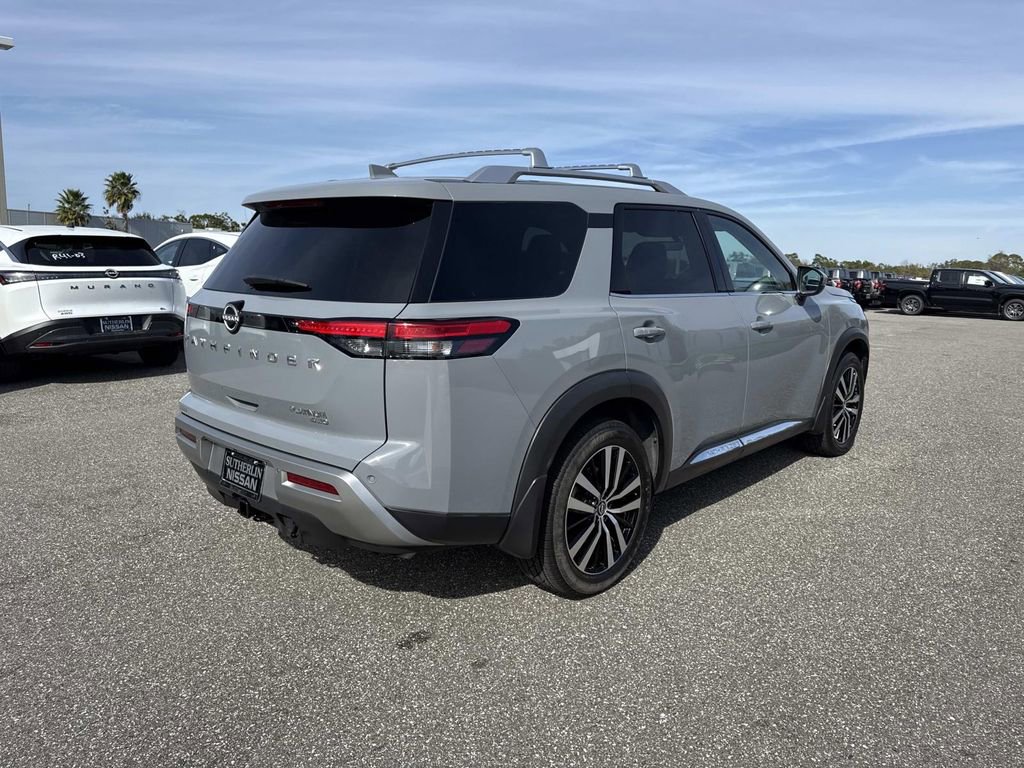 Used 2023 Nissan Pathfinder Platinum w/ Cargo Package image 4