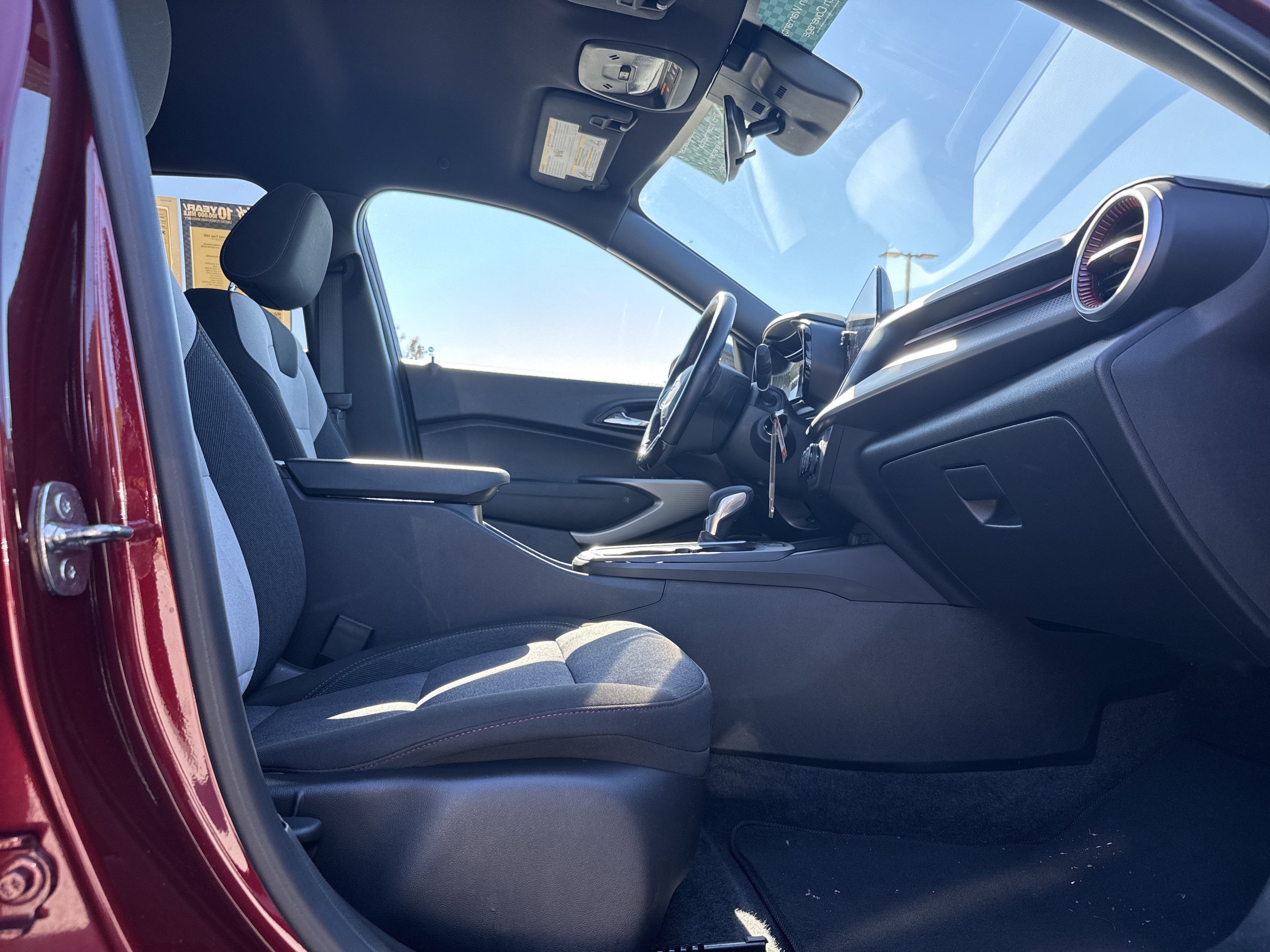 Used 2024 Chevrolet Trax RS w/ Driver Confidence Package FWD image 31