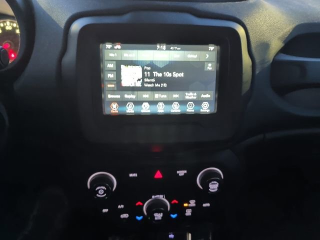 Used 2020 Jeep Renegade Latitude w/ Cold Weather Group image 12