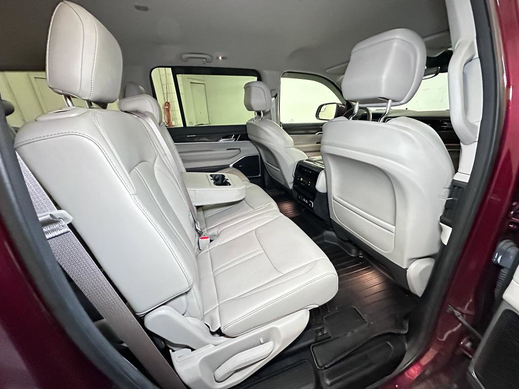 Used 2022 Jeep Wagoneer Series II image 32