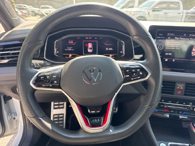 Used 2025 Volkswagen Jetta GLI Autobahn FWD image 19
