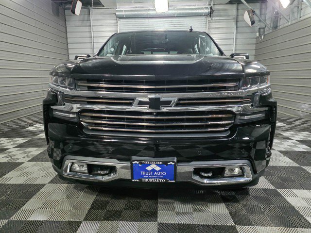 Used 2019 Chevrolet Silverado 1500 High Country w/ Technology Package AWD/4WD image 3