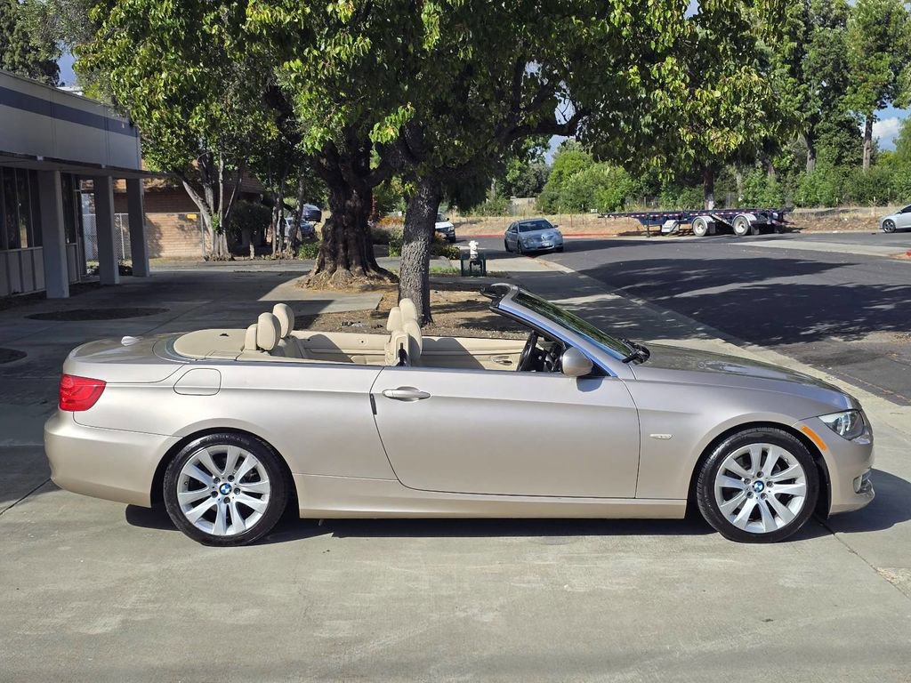 Used 2012 BMW 328i Convertible RWD image 13