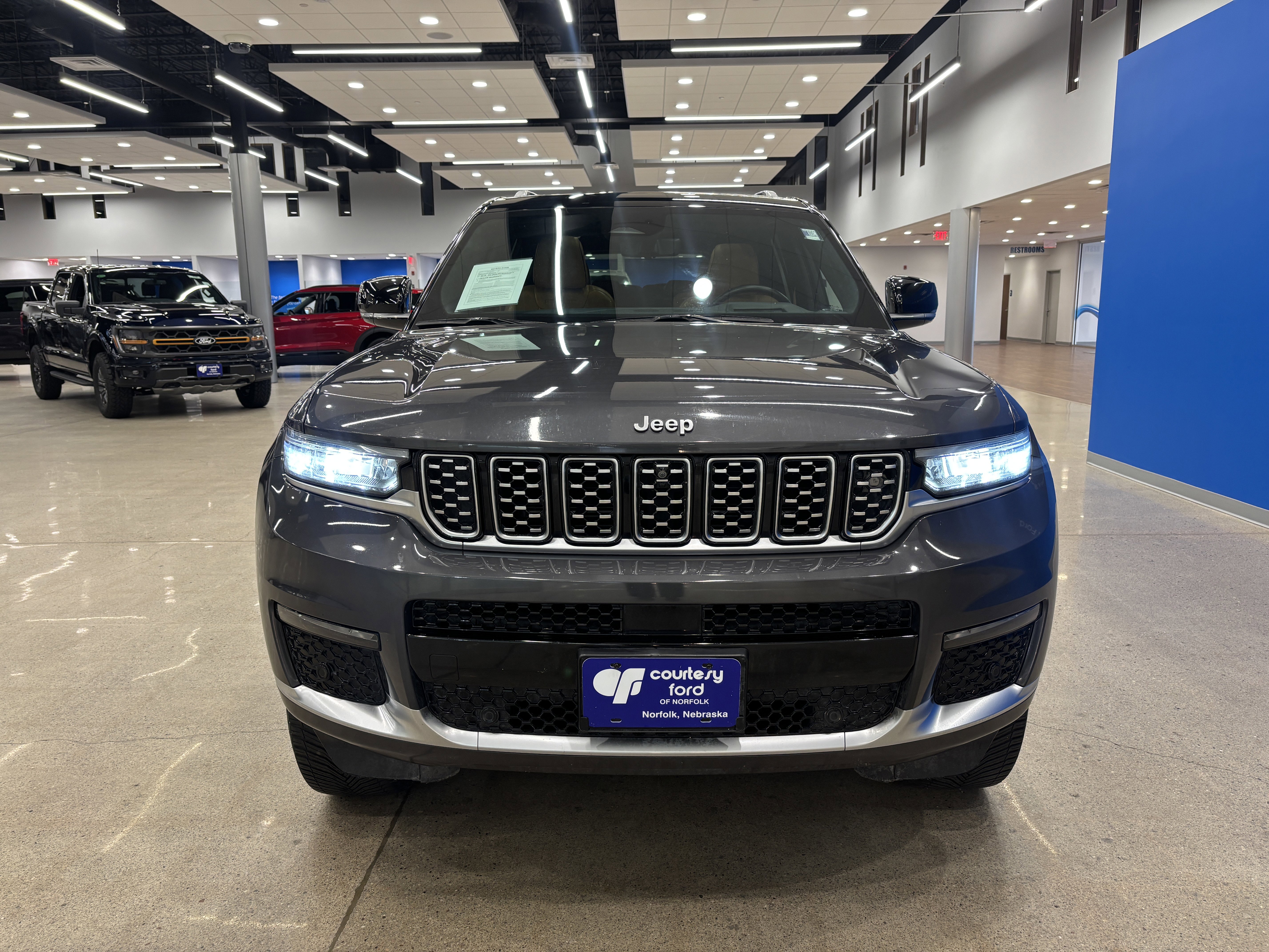 Used 2021 Jeep Grand Cherokee L Summit image 3